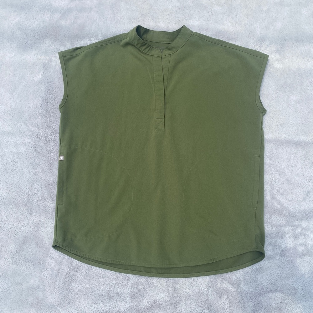 FIGS Rafaela Oversized Scrub Top- Dark Olive Green XS